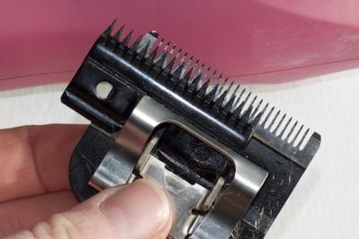 the cutter and comb slide side to side