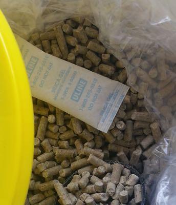 desiccant pack in horse supplement